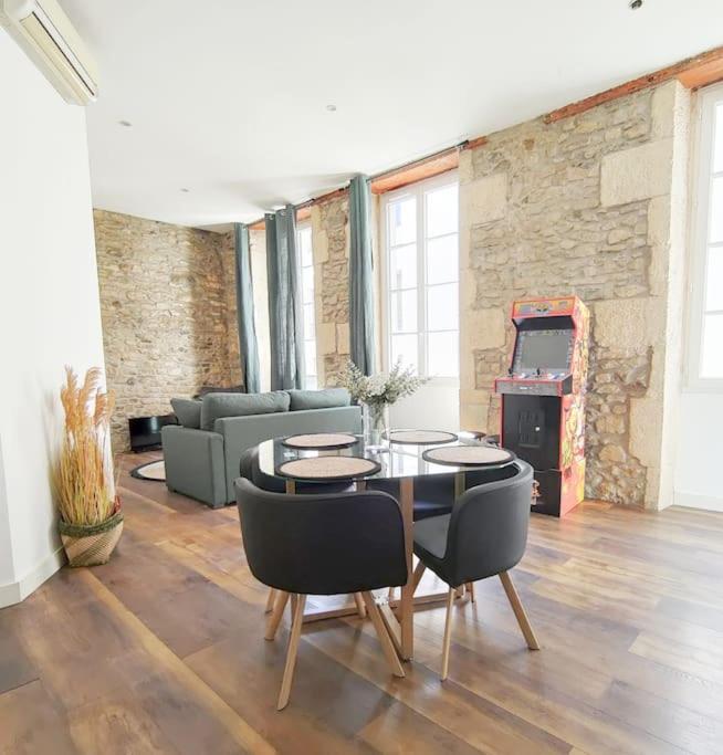 Appartamento L'Arcadia 4 Lits Climatise Jeu D'Arcade Centre Historique Nîmes Esterno foto